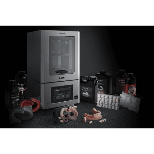 3D-принтер Phrozen Lumii DLP в работе, печатающий миниатюрную модель