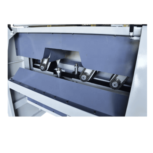 Деревообрабатывающий станок МДП142-15 в работе