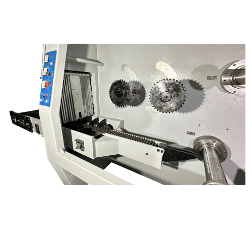 Деревообрабатывающий станок MJY142-50 в работе