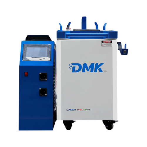 Ручной лазерный сварочный аппарат DMK DHH 3000 ВТ в работе